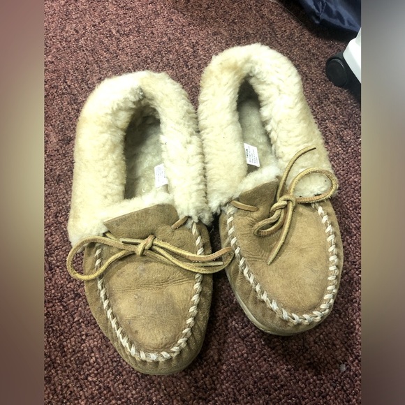 LL Bean Tan Wicked Good Moccasin Slippers lined women’s size 7 - Picture 1 of 5